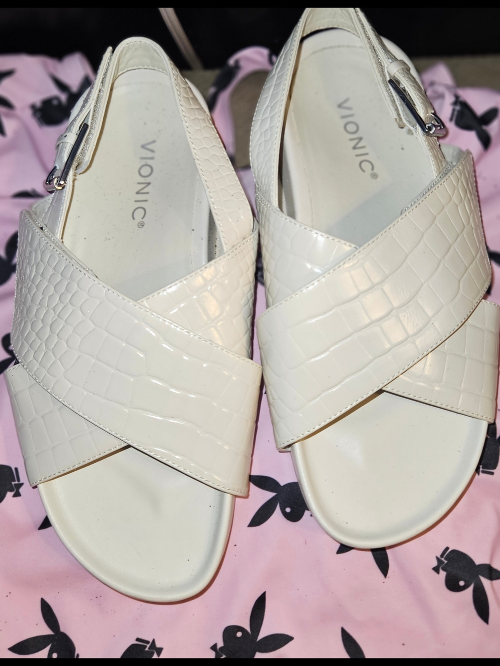 Vionic Women’s White Croc-Embossed Slingback Sandals